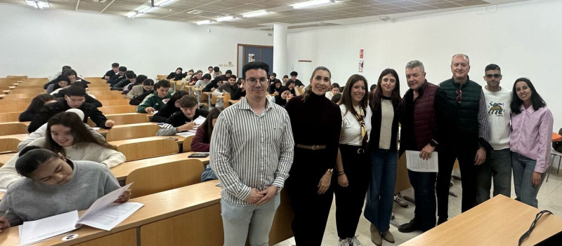 Foto profesores y organizadores de la Olimpiada de Economía (fase local Melilla)